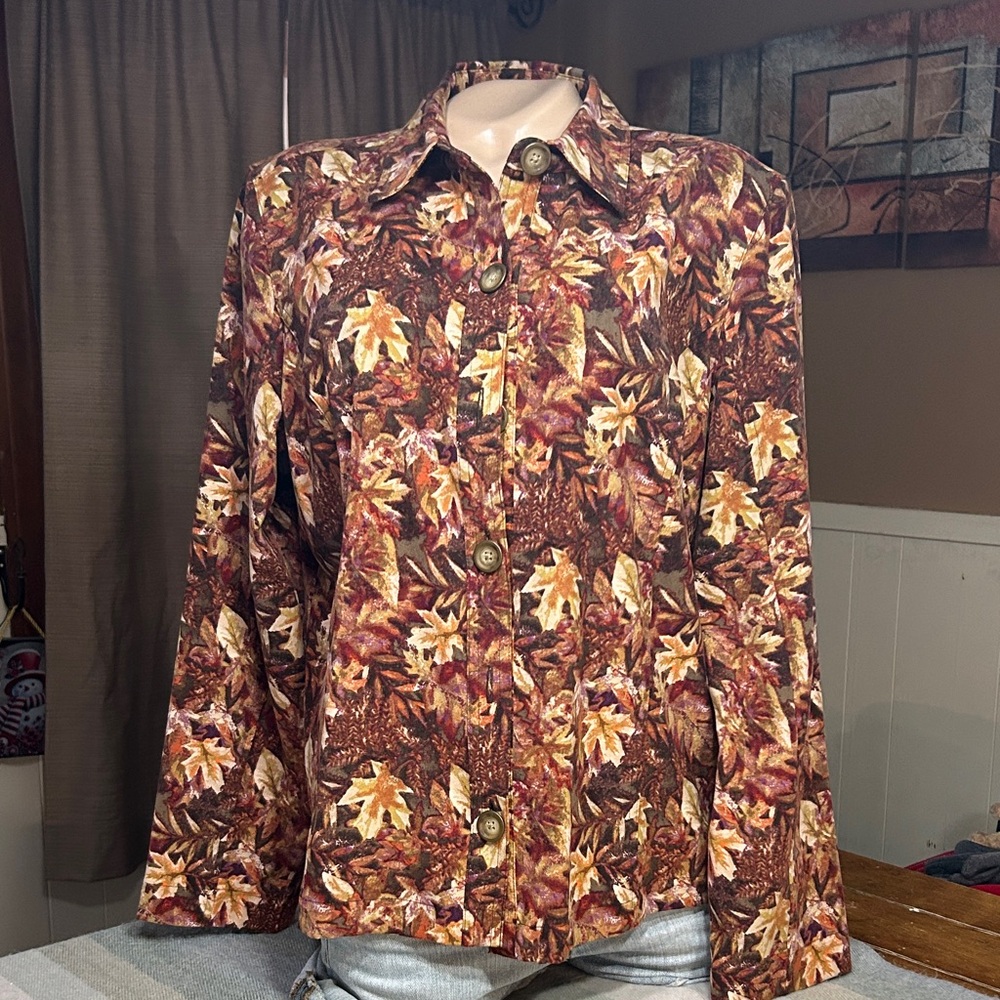 Christopher & Banks Leaf Pattern Button-Up Shirt- Stretch- jacket.